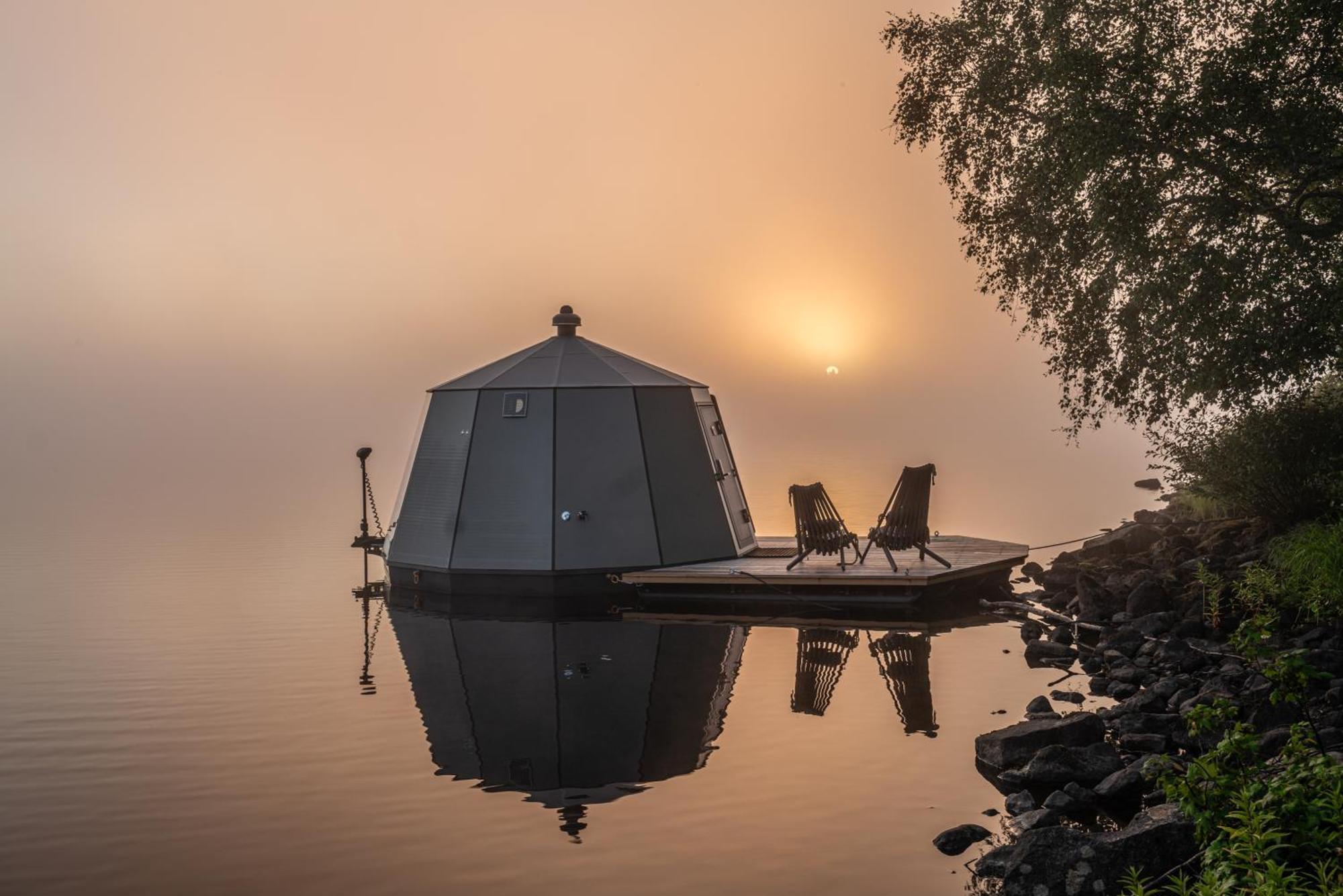 Arctic & Igloos Gasthof 3*