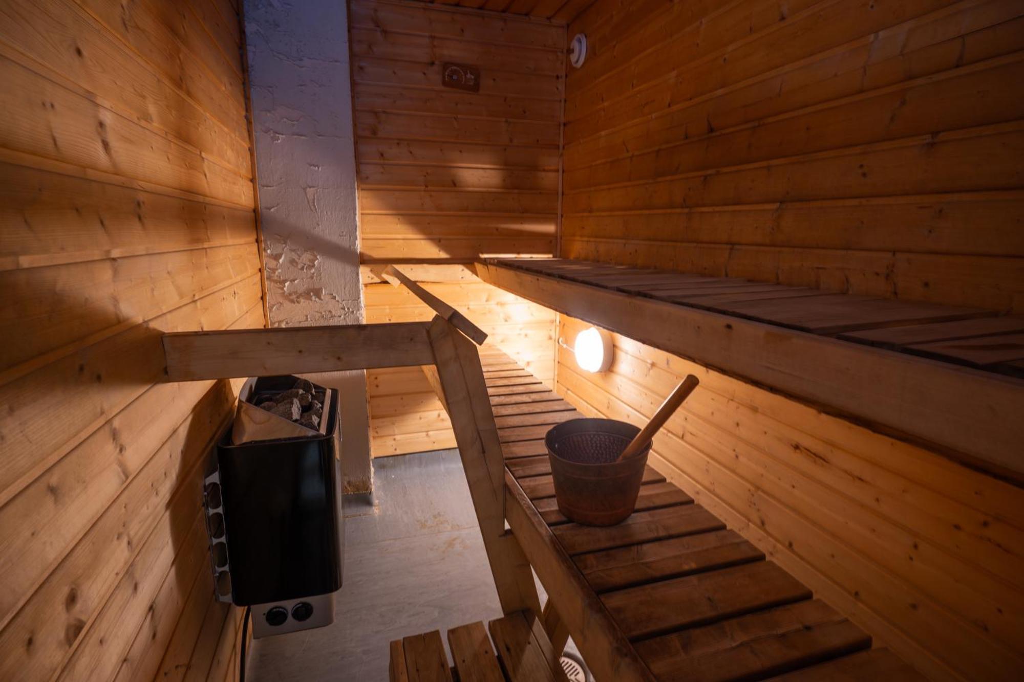 Inn Arctic & Igloos Ranua