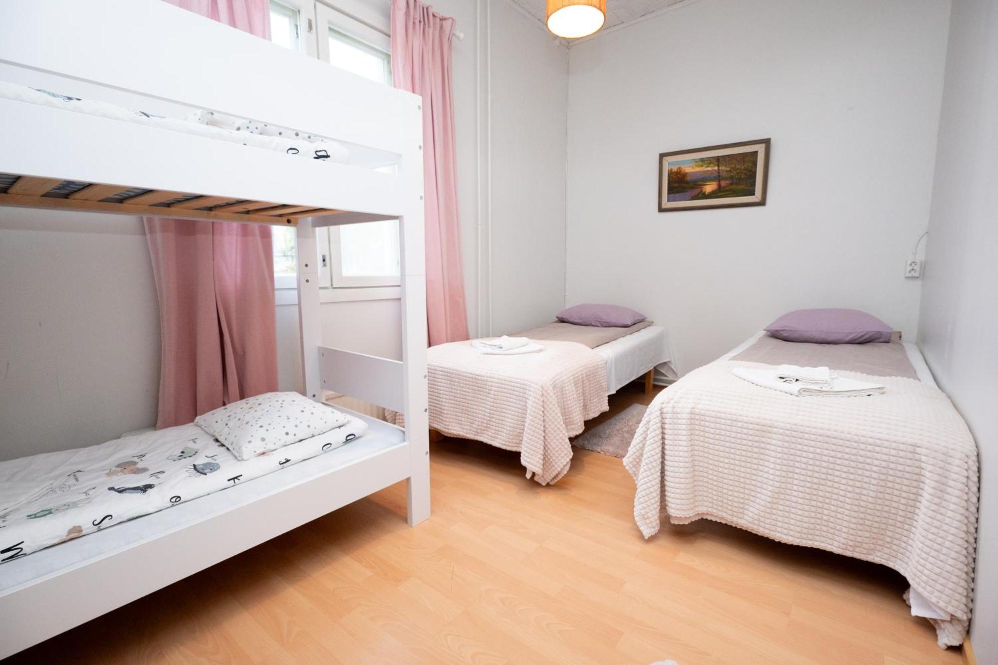 Arctic & Igloos Inn 3*